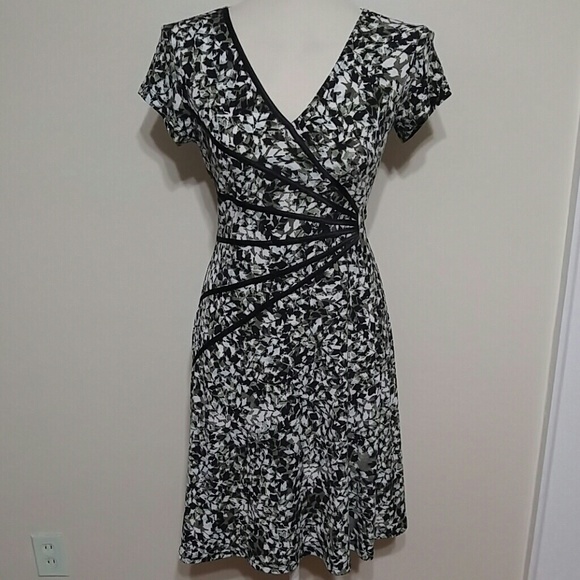 connected apparel Dresses & Skirts - *HP* Connected midi dress size 4P